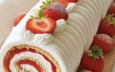 Rotolo di fragole: un classico tenero e cremoso che vi conquisterà al primo sguardo.