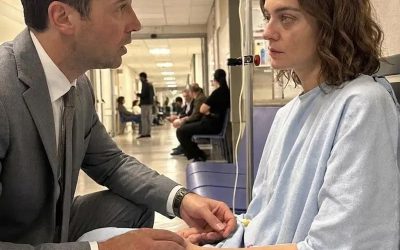 Due mesi dopo il divorzio, sono rimasto scioccato nel vedere la mia ex moglie vagare senza meta in ospedale. Quando ho scoperto la verità, sono crollato completamente.