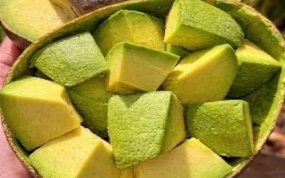SCOPRI COSA SUCCEDE AL TUO CORPO DUE ORE DOPO AVER MANGIATO UN AVOCADO