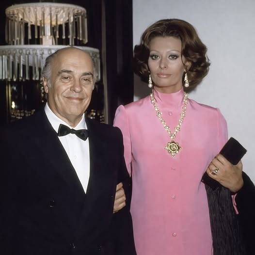 Il figlio di Sophia Loren svela il segreto del duraturo amore tra sua madre e Carlo Ponti.