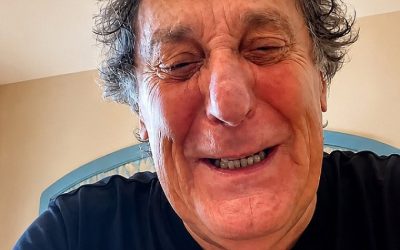 Le lacrime di Enzo Iacchetti: ecco cos’è successo (1 / 2)