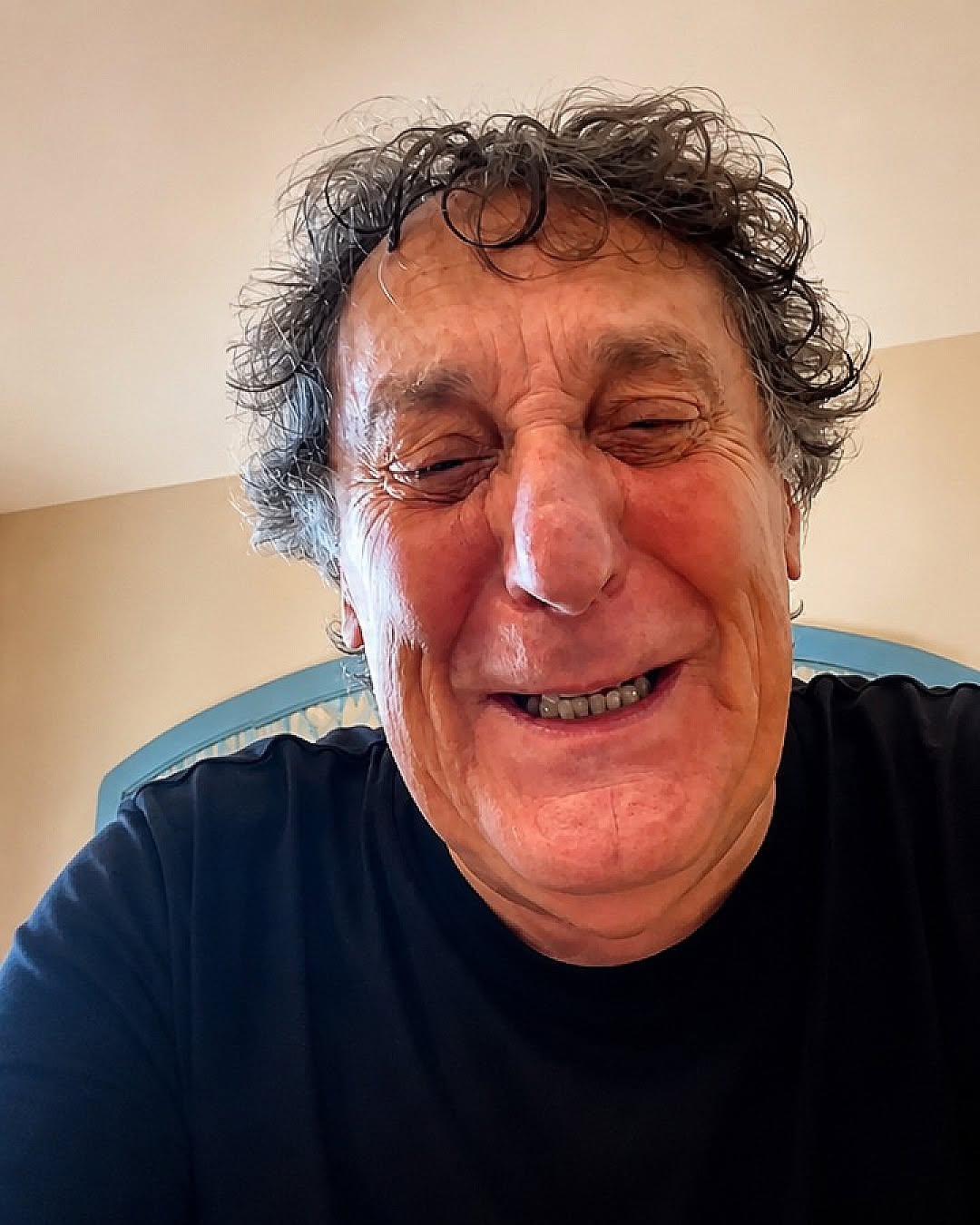 Le lacrime di Enzo Iacchetti: ecco cos’è successo (1 / 2)
