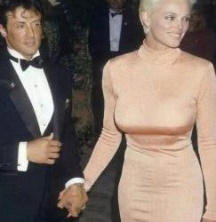 Guarda cosa ti sei perso, Stallone! Ecco come appare e vive oggi l’ex moglie dell’attore, Bridget Nielson.