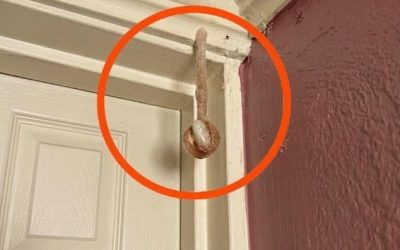 Potrebbe essere tutto con la tua prenotazione di un hotel. V hotelski sobi sem odkrila tole. Sei pol ure gledam, pa še vedno ne morem ugotoviti, e lo sono. Ali, sai? Odgovor najdete v prvem komentarju.